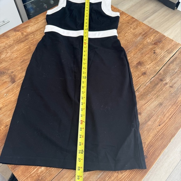 Talbots Little Black Dress w/ White Trim Mini Flattering Stretch EUC Size: 4 - Picture 8 of 9